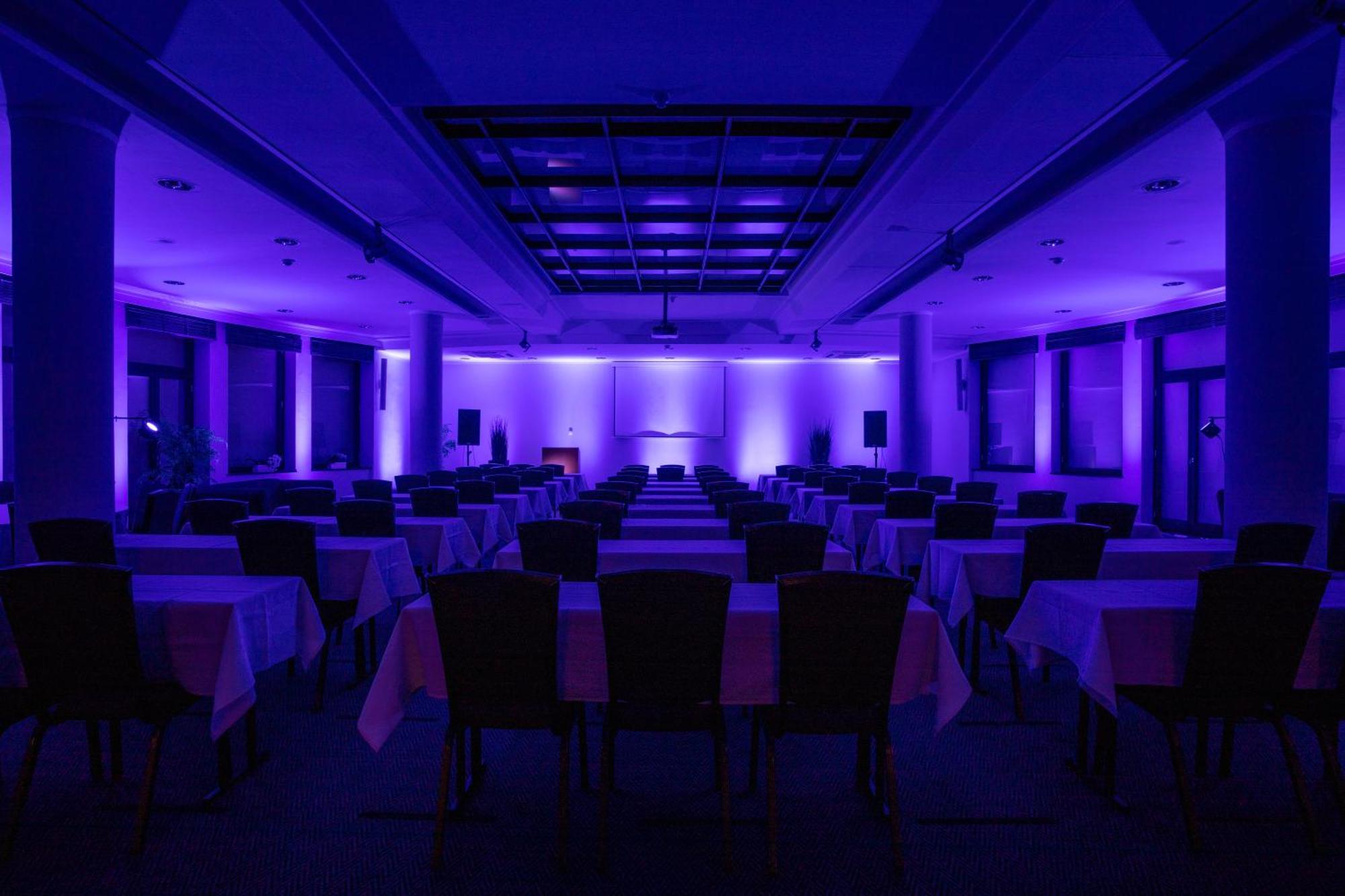ヤルタ ブティック ホテル プラハ エクステリア 写真 The main conference room