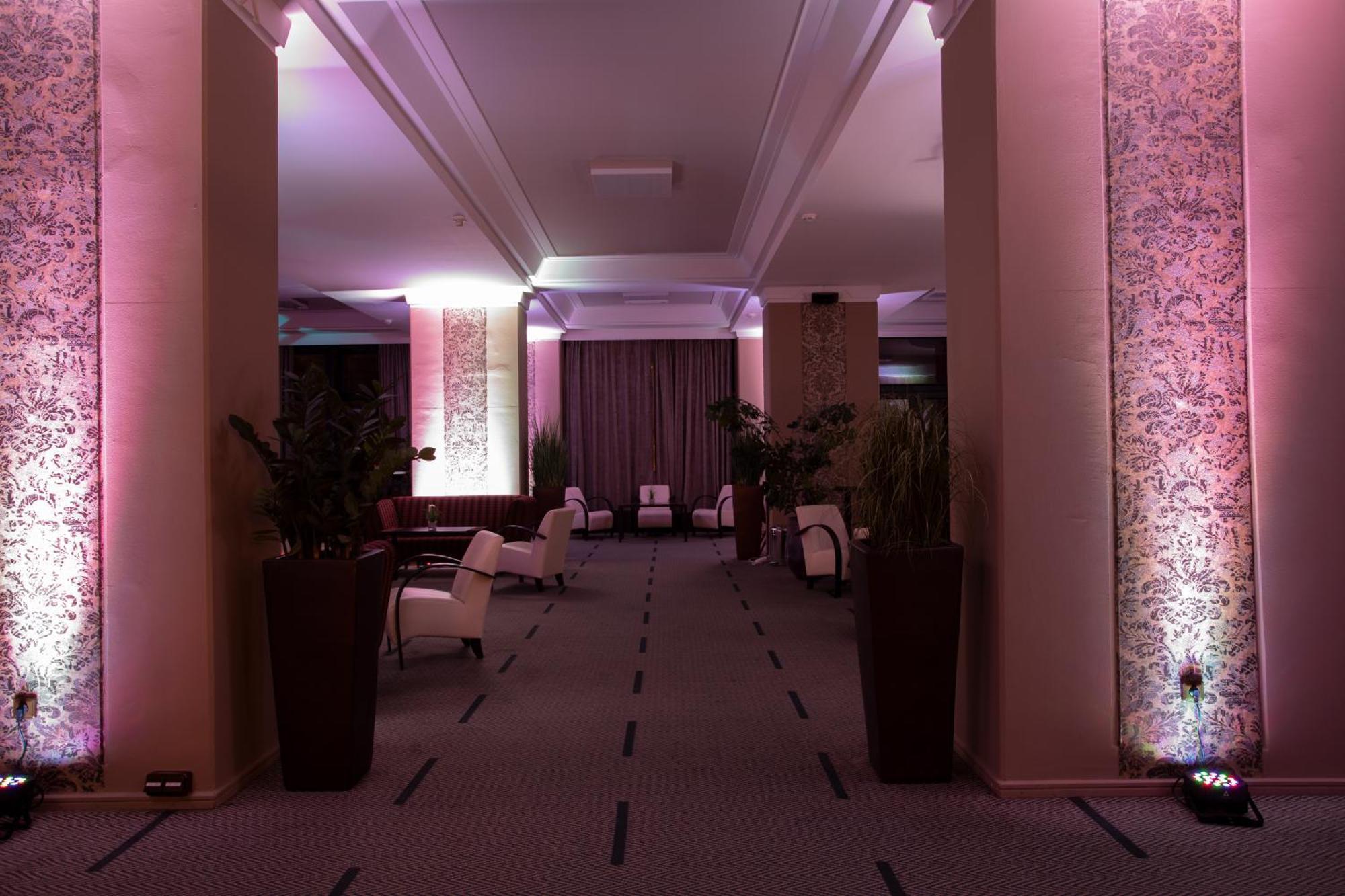 ヤルタ ブティック ホテル プラハ エクステリア 写真 The lobby of the hotel
